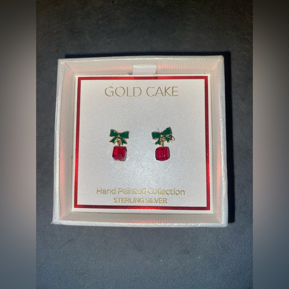 BNIB Gold Cake Gold w/Green Bow & Red Present Earrings $45